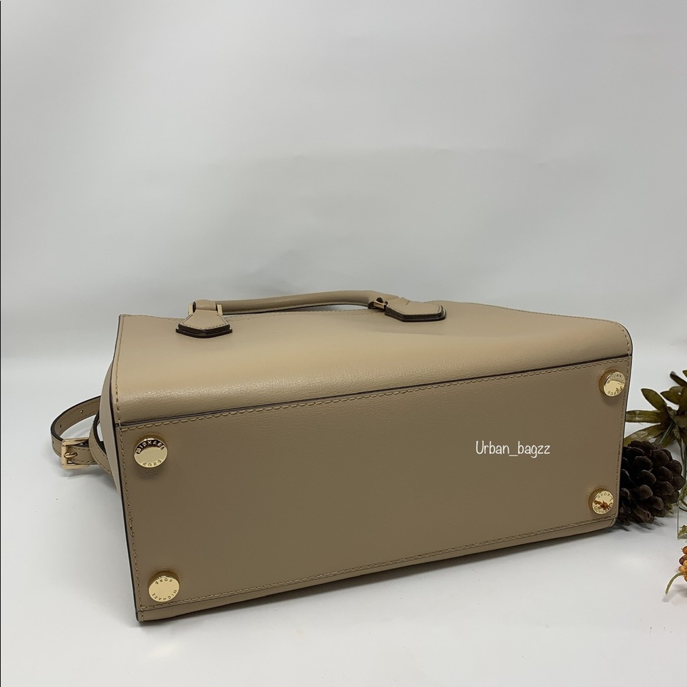 Michael Kors Mott Large Satchel - Picture 4 of 8
